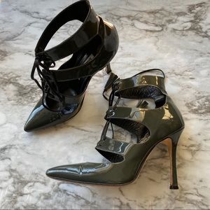 ⭐️Manolo Blahnik⭐️ Visu Gray Patent Heels